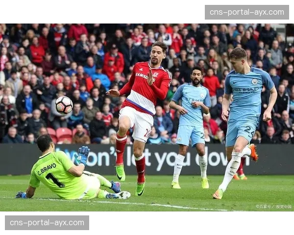 特写：保级关键战绝杀后，诺丁汉森林主帅库珀在场边如释重负