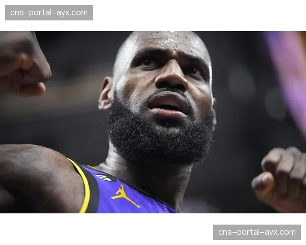 特写:41岁的勒布朗·詹姆斯在锁定季后赛席位后的更衣室演讲 特写:41岁的勒布朗·詹姆斯在锁定季后赛席位后的更衣室演讲